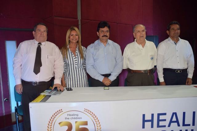 Jesús Antonio Castro, Gerente de Hospital Universitario de Neiva; Myriam Hurtado Bernal, primera dama del Huila, Carlos Julio González Villa, Gobernador del Huila; Carlos Fajardo, Codirector de la Jornada y Ariel Rincón Machado, Presidente Ejecutivo Cámara de Comercio de Neiva.
